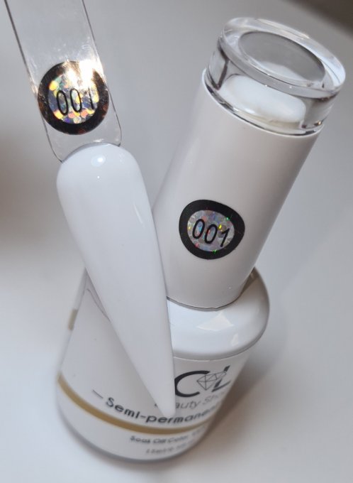 Ultra White 001